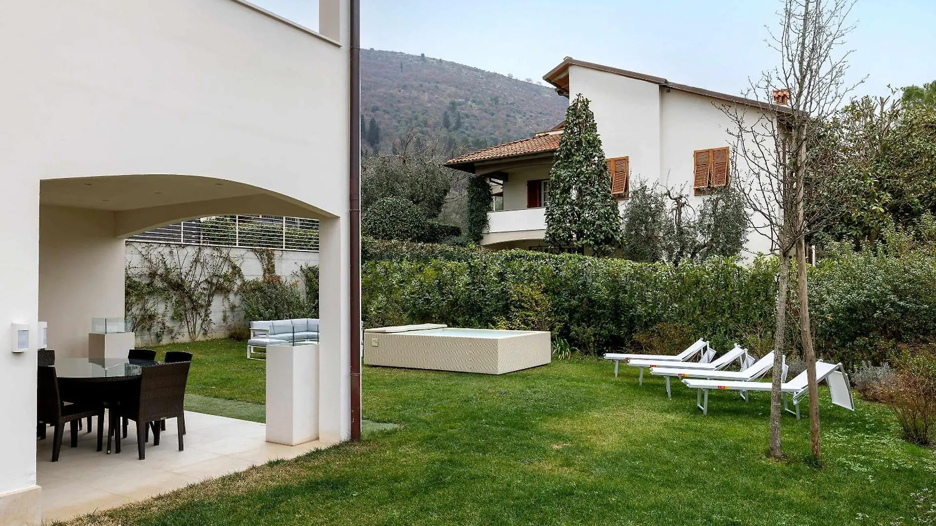 Genteel Home Prato Villa